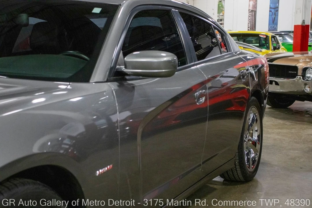 2011 Dodge Charger 7th Gen - Image 15 of 31