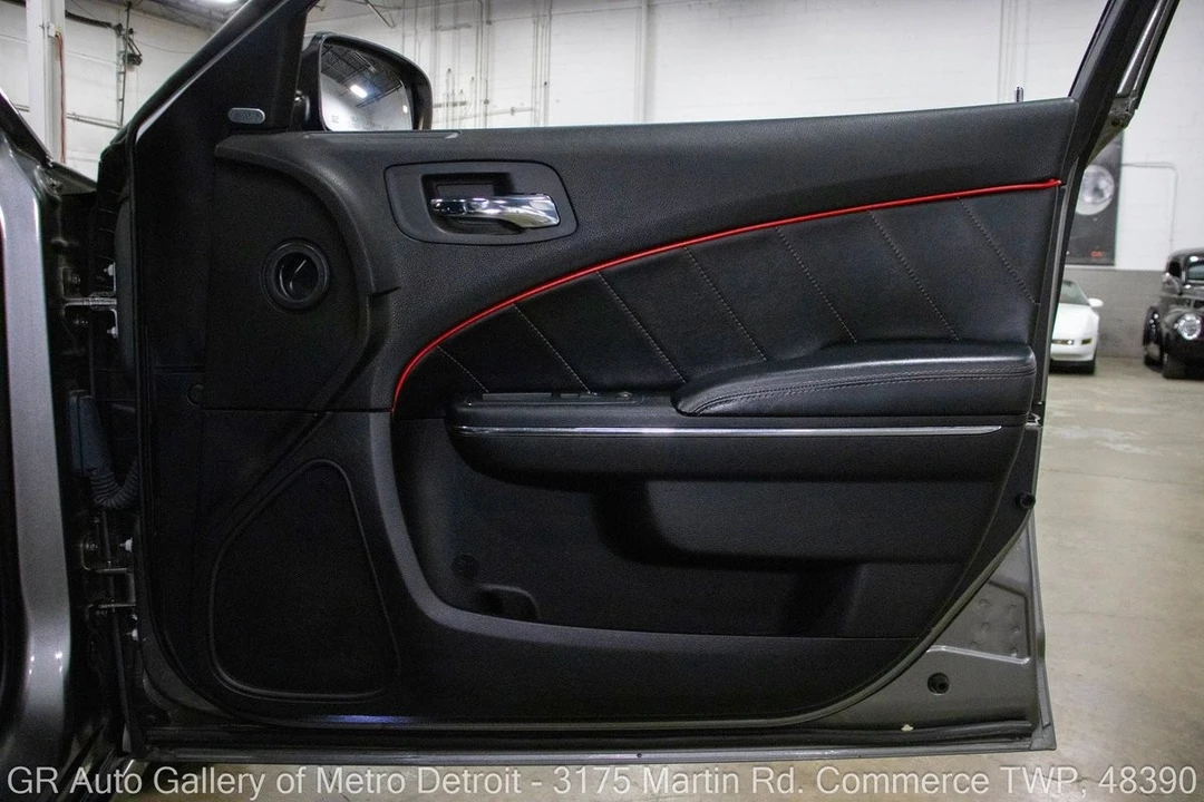 2011 Dodge Charger 7th Gen - Image 26 of 31