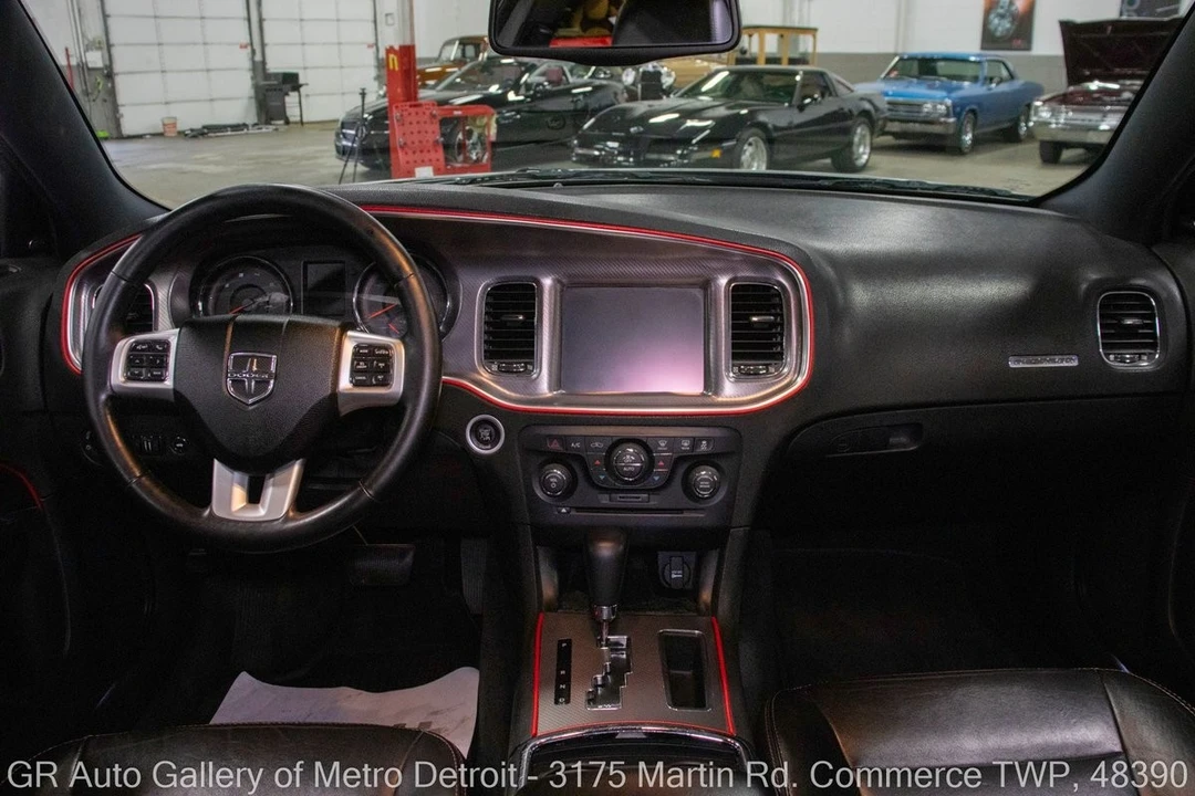 2011 Dodge Charger 7th Gen - Image 10 of 31