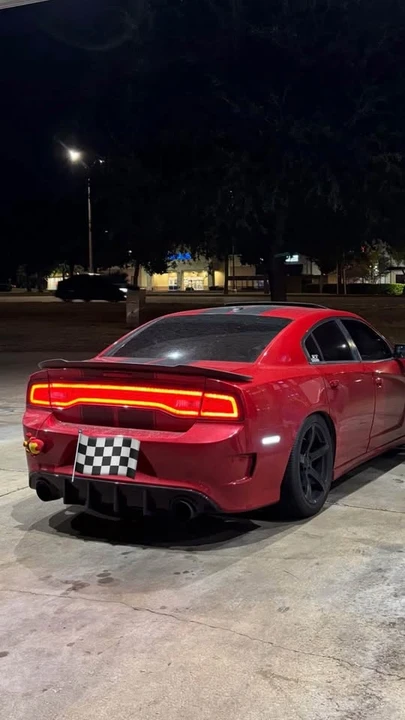2011 Dodge Charger 7th Gen - Image 2 of 10