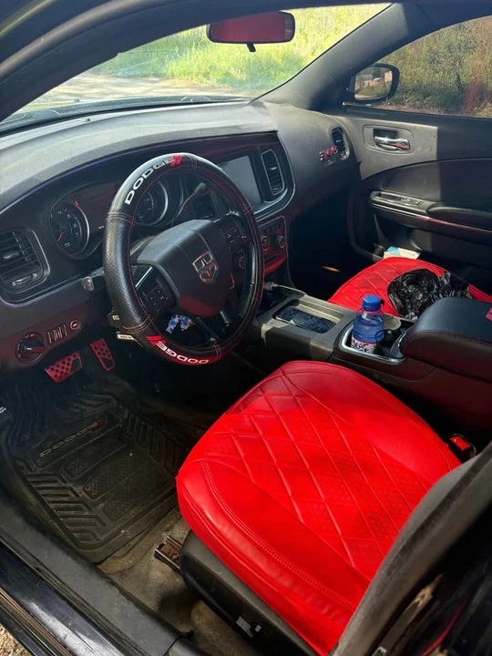 2011 Dodge Charger 7th Gen - Image 4 of 8