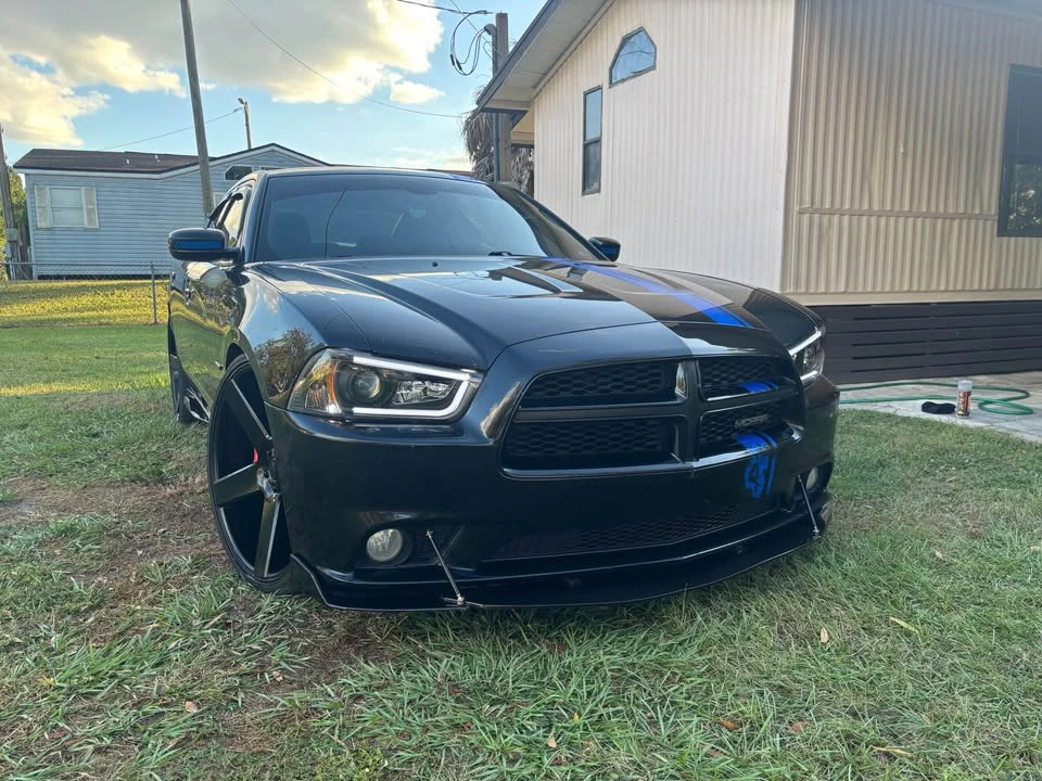 2011 Dodge Charger 7th Gen - Image 2 of 11