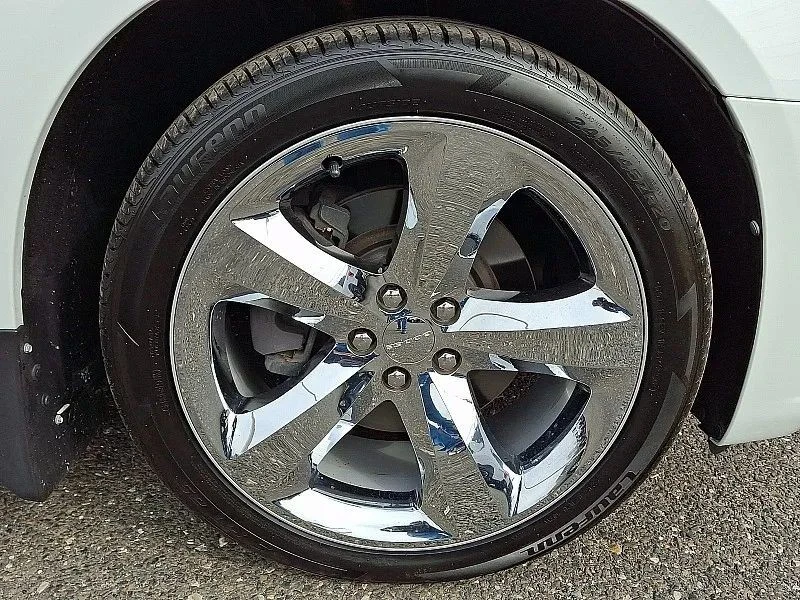 2011 Dodge Charger 7th Gen - Image 9 of 12