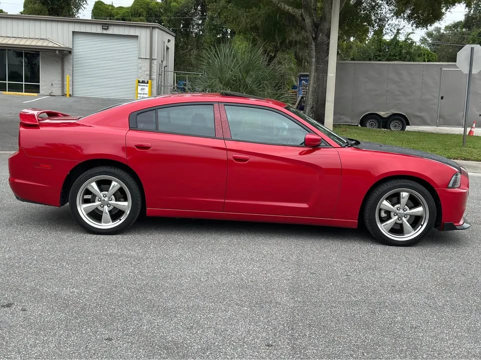 2011 Dodge Charger 7th Gen - Image 4 of 11
