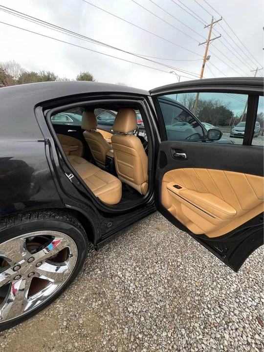2011 Dodge Charger 7th Gen - Image 16 of 18