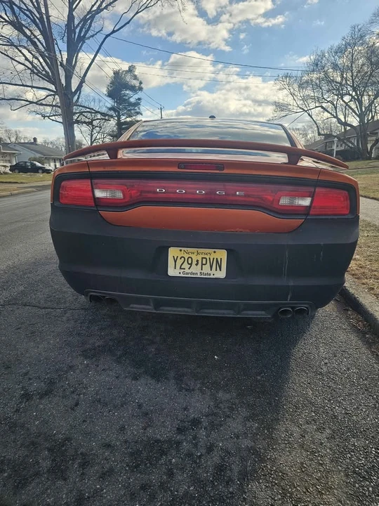 2011 Dodge Charger 7th Gen - Image 2 of 12