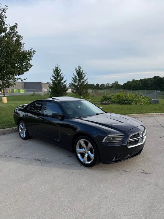 2011 Dodge Charger 7th Gen - Image 3 of 17