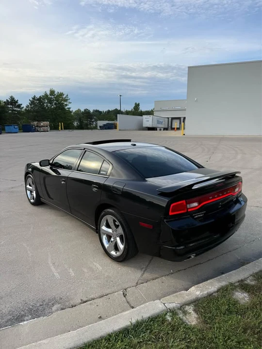 2011 Dodge Charger 7th Gen - Image 11 of 17