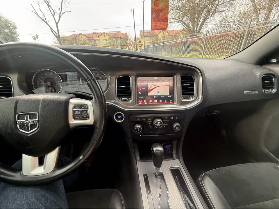 2011 Dodge Charger 7th Gen - Image 9 of 15