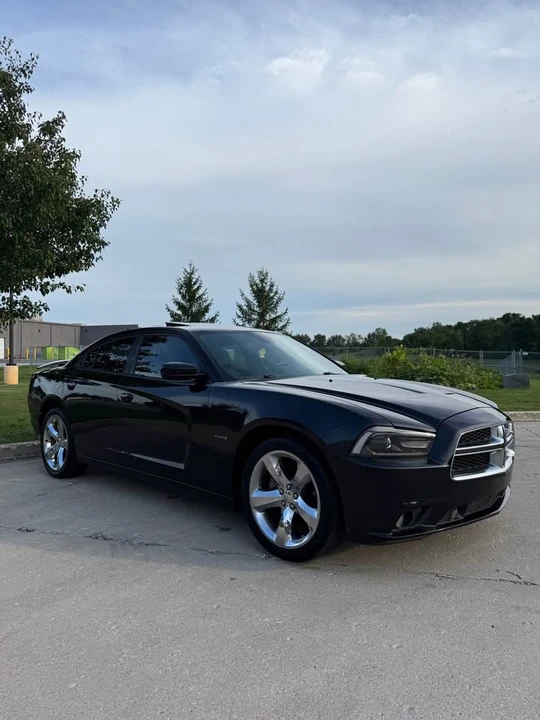 2011 Dodge Charger 7th Gen - Image 9 of 17