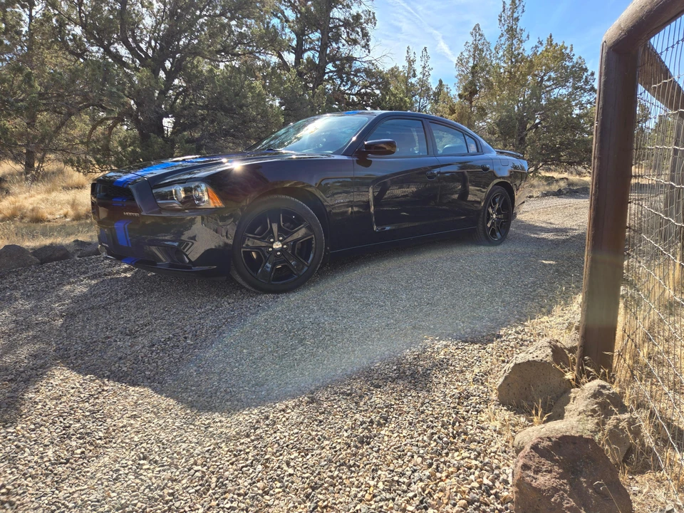 2011 Dodge Charger 7th Gen - Image 8 of 31