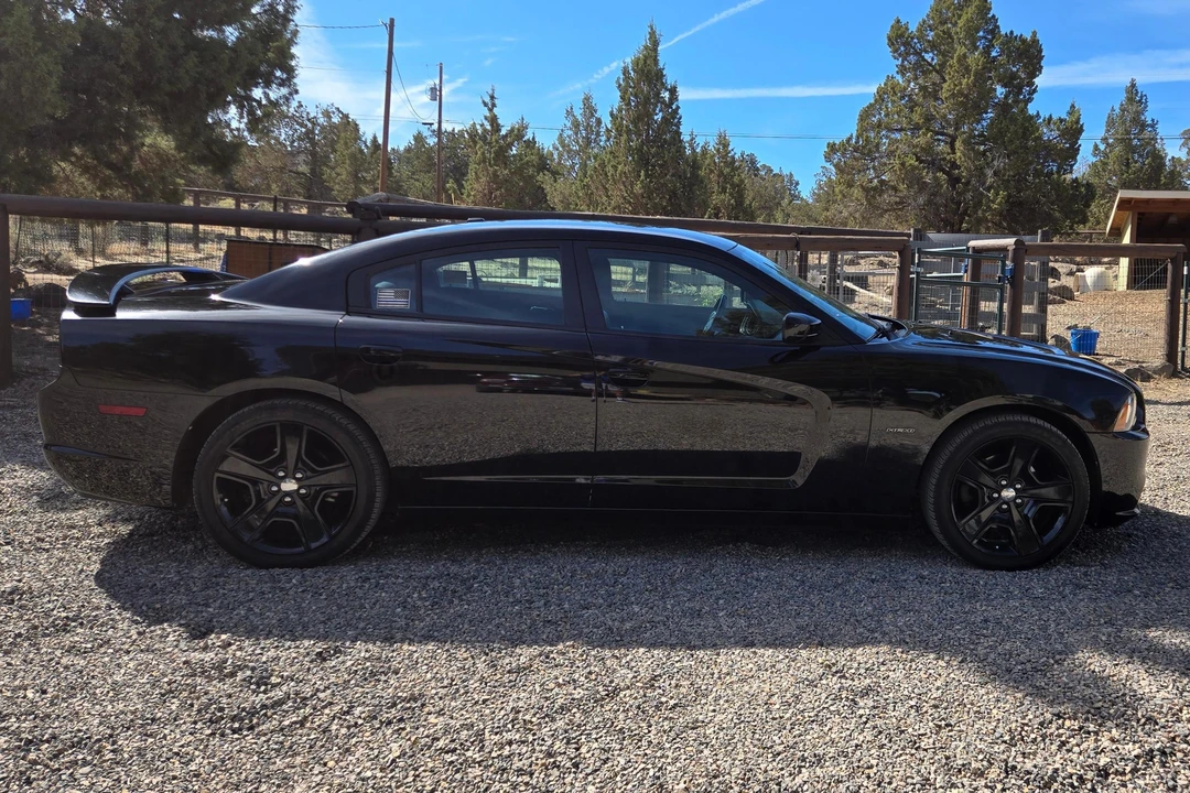 2011 Dodge Charger 7th Gen - Image 3 of 31