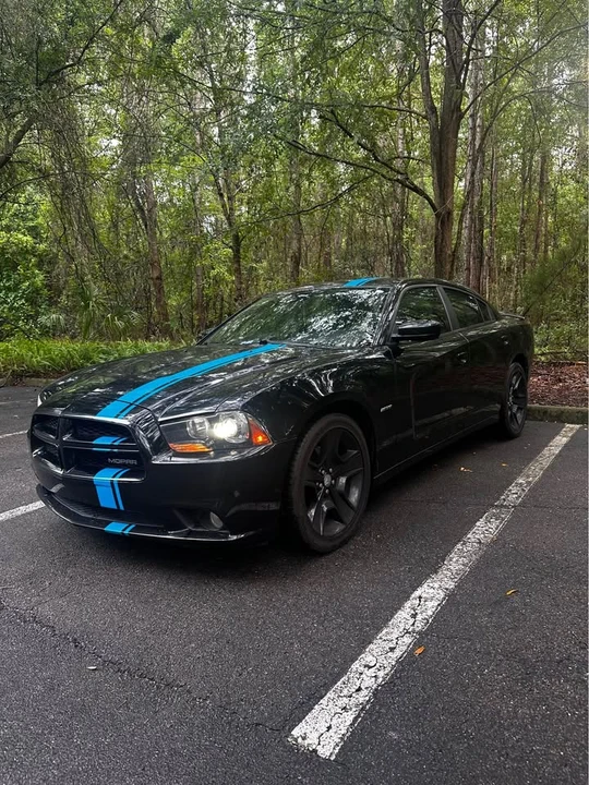 2011 Dodge Charger 7th Gen - Image 2 of 7