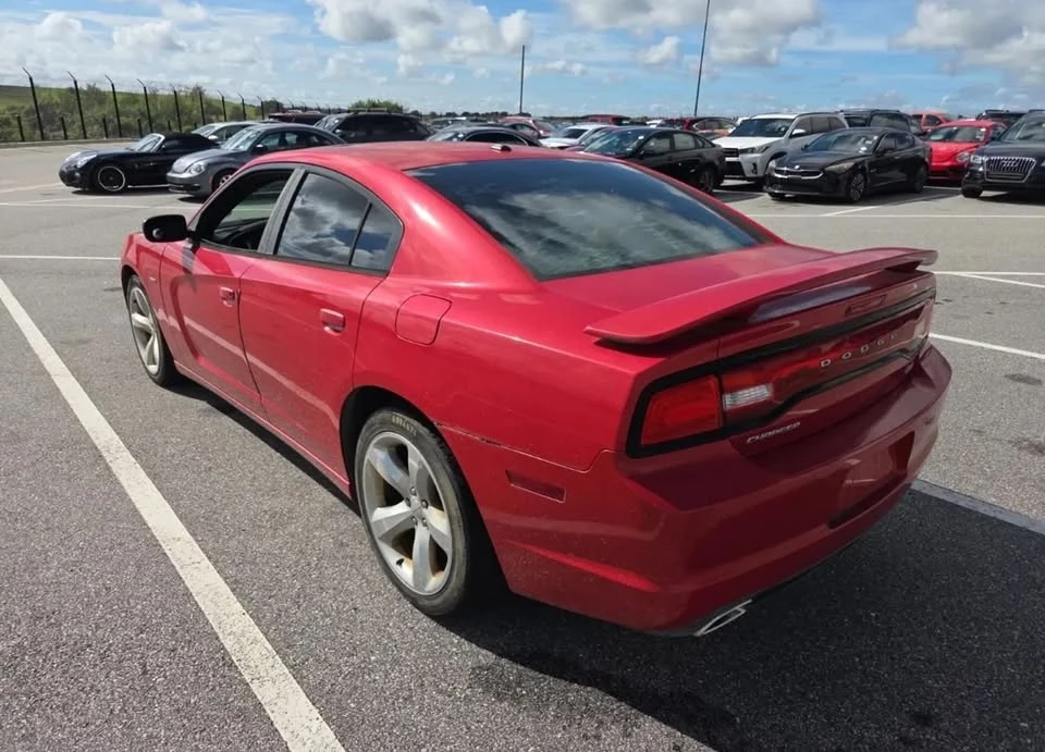 2011 Dodge Charger 7th Gen - Image 5 of 9