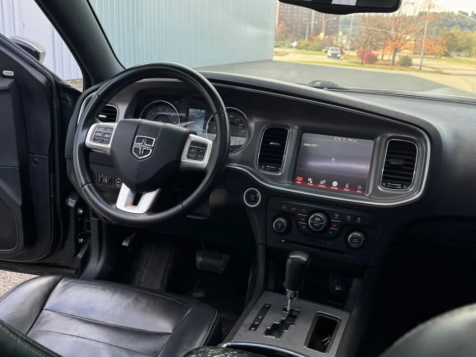 2011 Dodge Charger 7th Gen - Image 16 of 18