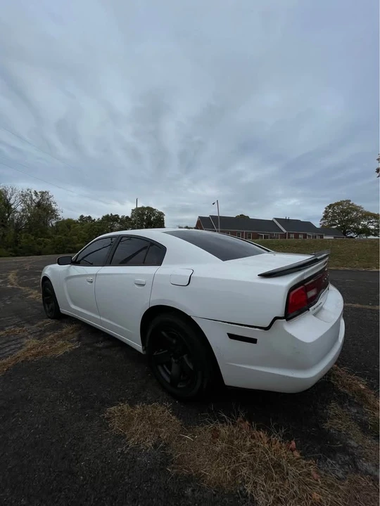 2011 Dodge Charger 7th Gen - Image 4 of 9
