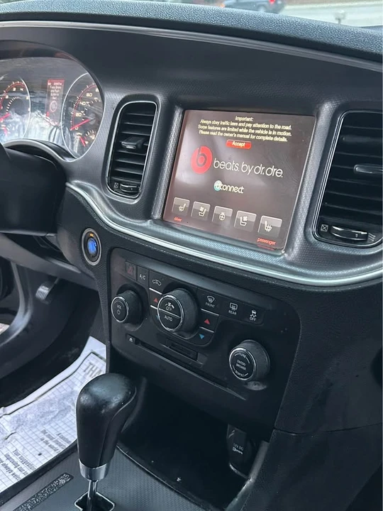 2011 Dodge Charger 7th Gen - Image 8 of 11