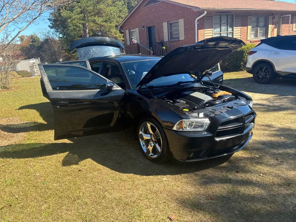 2011 Dodge Charger 7th Gen - Image 2 of 13