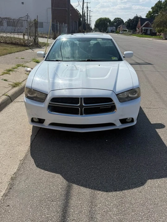 2011 Dodge Charger 7th Gen - Image 2 of 12