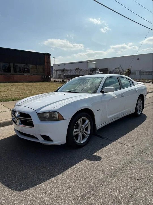 2011 Dodge Charger 7th Gen - Image 3 of 12