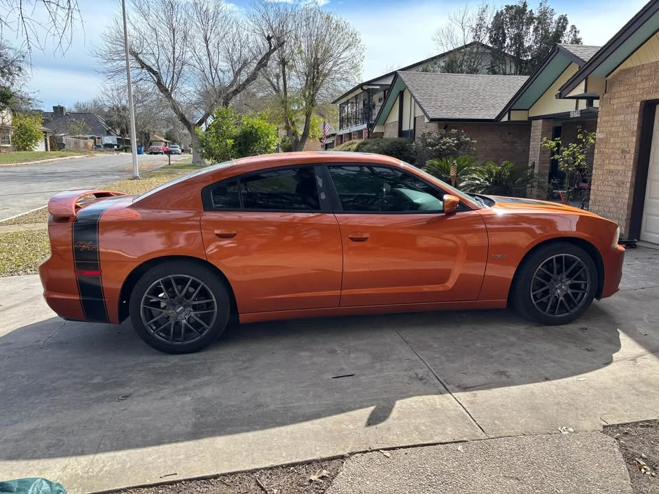 2011 Dodge Charger 7th Gen - Image 4 of 8