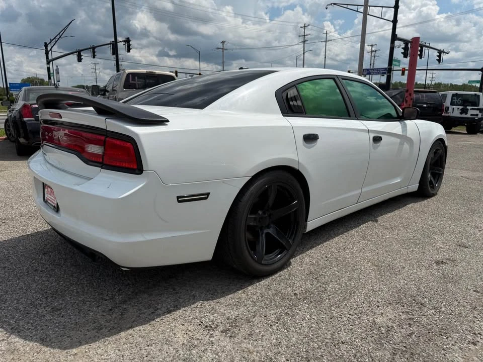 2011 Dodge Charger 7th Gen - Image 4 of 11