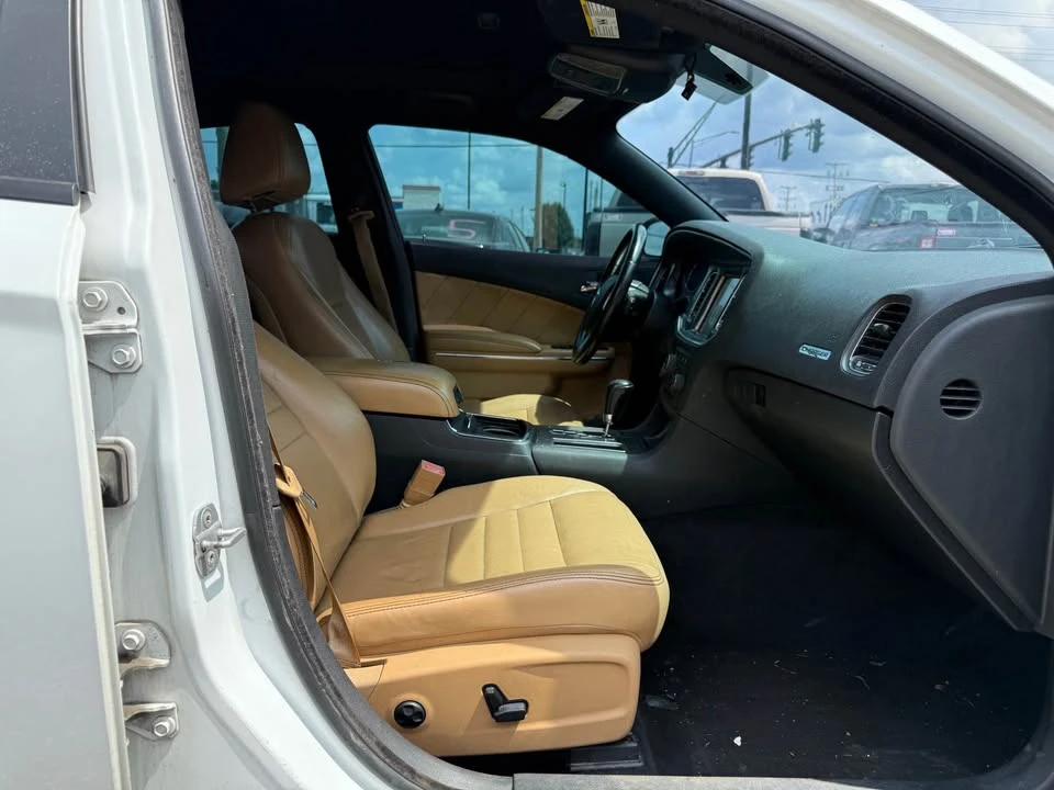 2011 Dodge Charger 7th Gen - Image 9 of 11