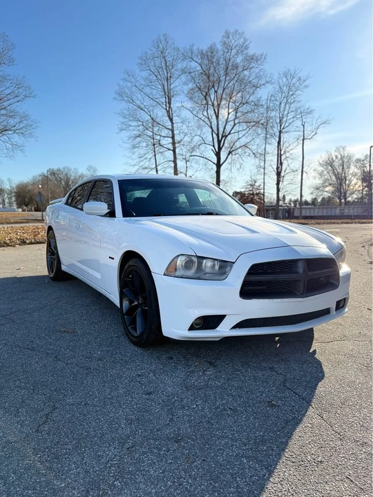 2011 Dodge Charger 7th Gen - Image 3 of 20