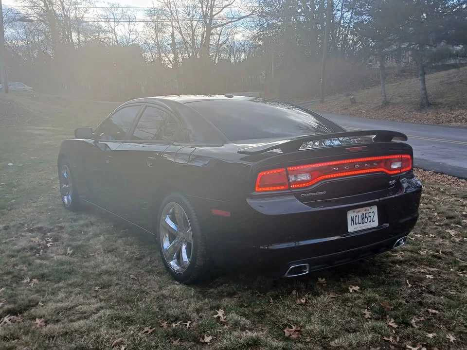 2011 Dodge Charger 7th Gen - Image 4 of 12
