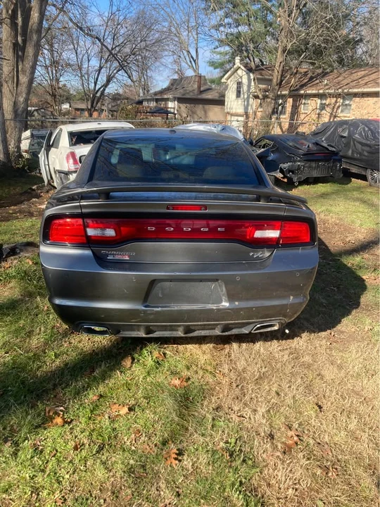 2011 Dodge Charger 7th Gen - Image 3 of 8