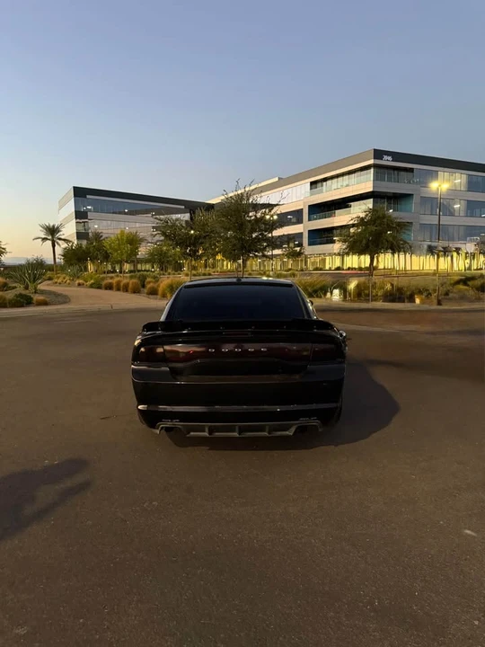 2011 Dodge Charger 7th Gen - Image 9 of 12
