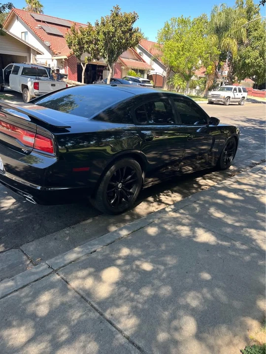 2011 Dodge Charger 7th Gen - Image 2 of 5