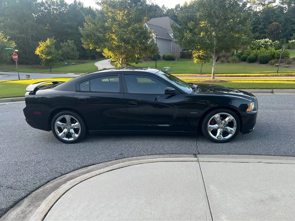 2011 Dodge Charger 7th Gen - Image 5 of 10