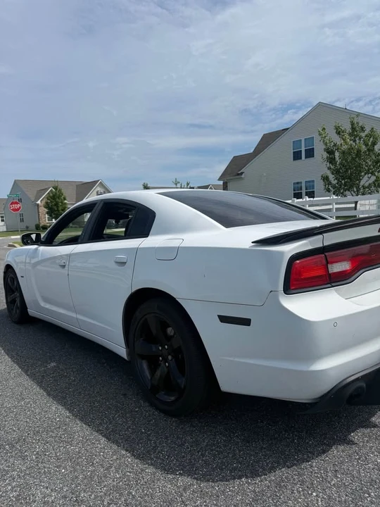 2011 Dodge Charger 7th Gen - Image 4 of 11