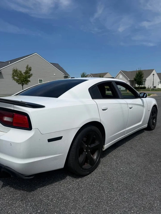 2011 Dodge Charger 7th Gen - Image 5 of 11