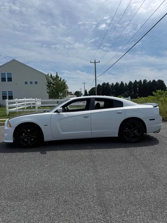 2011 Dodge Charger 7th Gen - Image 3 of 11