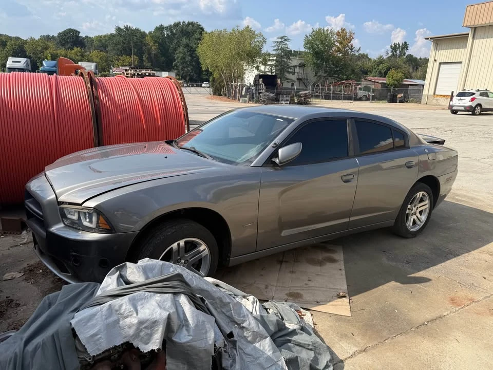 2011 Dodge Charger 7th Gen - Image 2 of 4