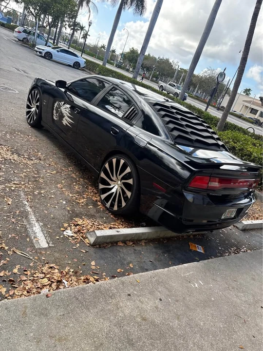 2011 Dodge Charger 7th Gen - Image 2 of 2