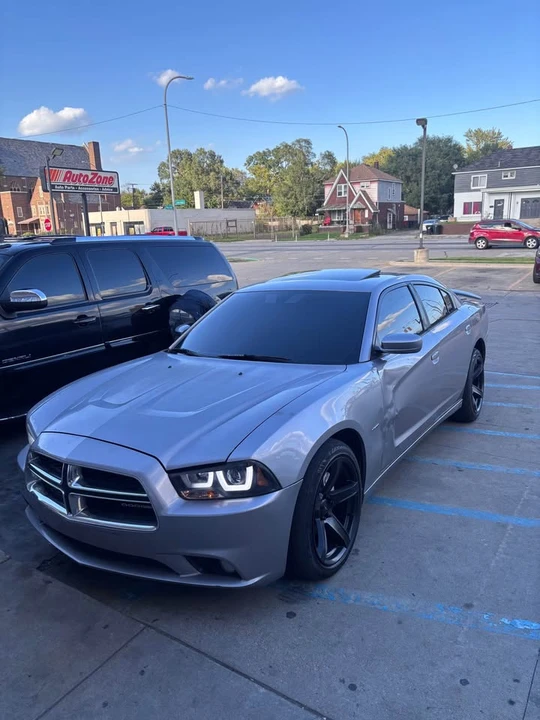 2011 Dodge Charger 7th Gen - Image 3 of 4