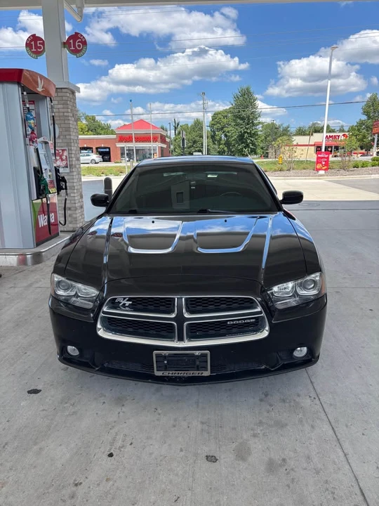2011 Dodge Charger 7th Gen - Image 2 of 12