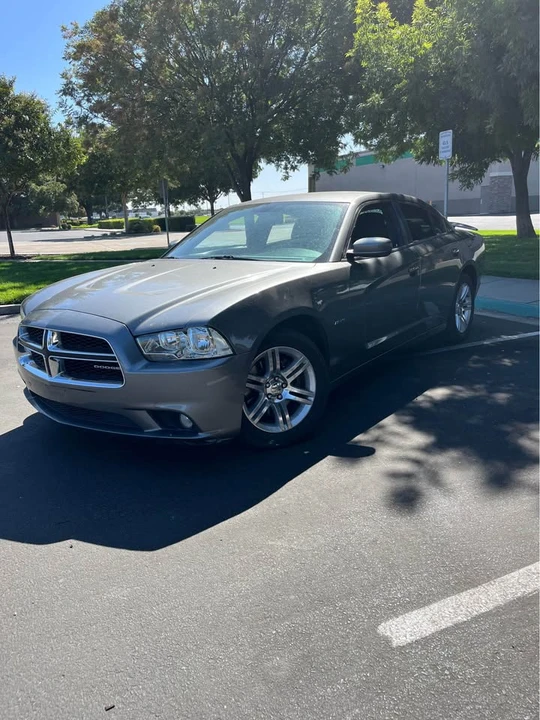 2011 Dodge Charger 7th Gen - Image 2 of 8