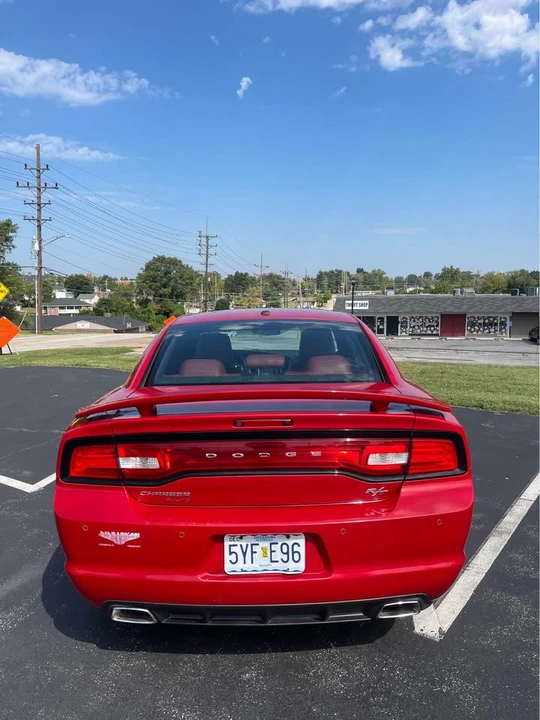 2011 Dodge Charger 7th Gen - Image 4 of 9