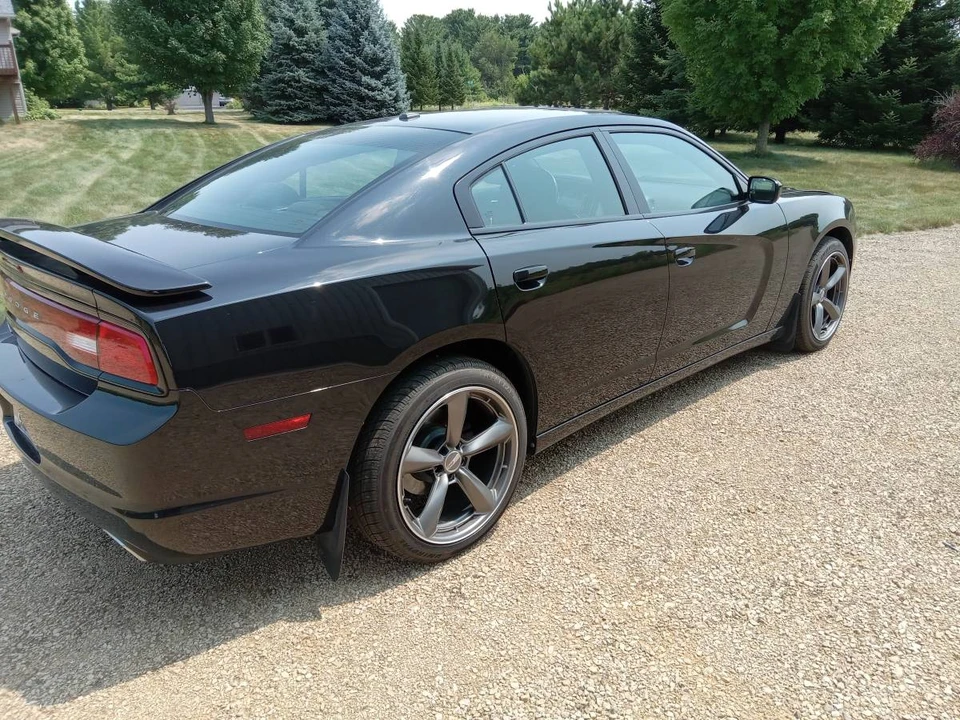 2011 Dodge Charger 7th Gen - Image 3 of 20
