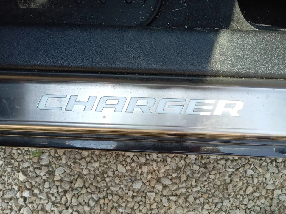 2011 Dodge Charger 7th Gen - Image 14 of 20