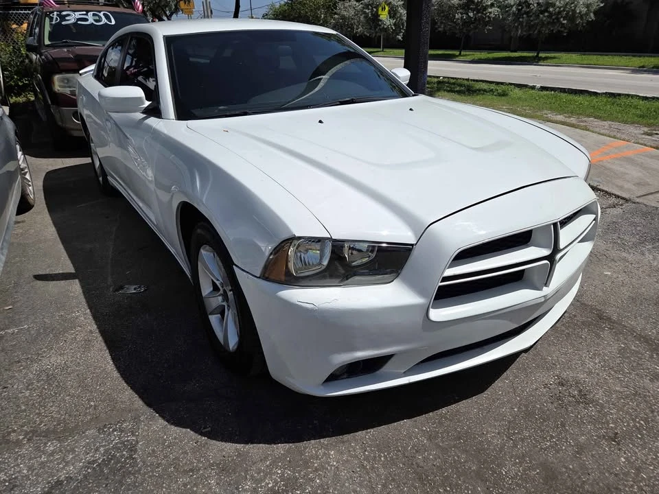 2011 Dodge Charger 7th Gen - Image 2 of 9