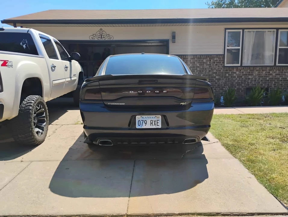 2011 Dodge Charger 7th Gen - Image 3 of 10