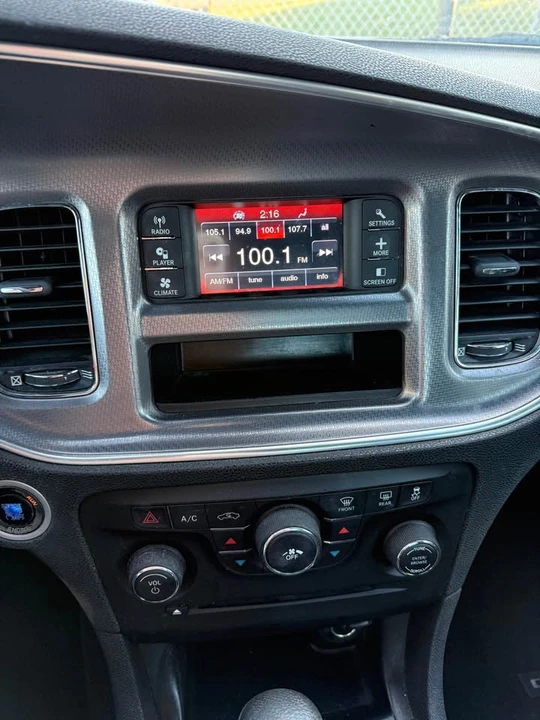 2011 Dodge Charger 7th Gen - Image 17 of 19