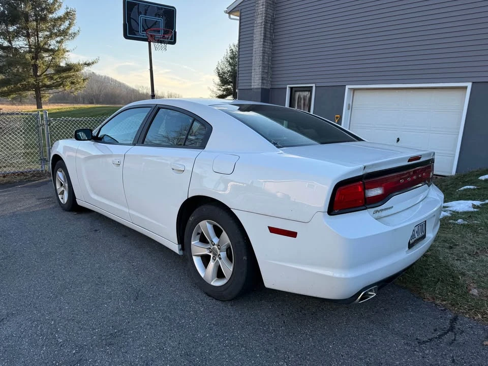 2011 Dodge Charger 7th Gen - Image 3 of 19