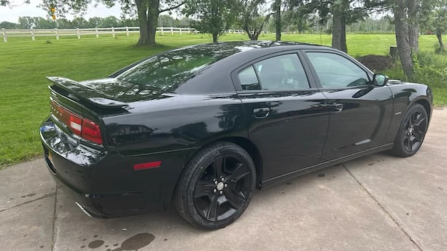 2011 Dodge Charger 7th Gen - Image 3 of 31