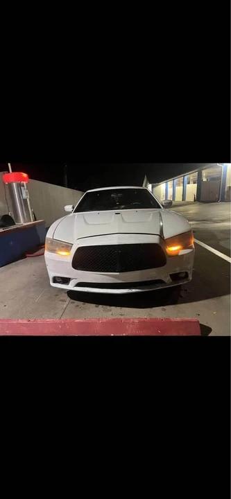 2011 Dodge Charger 7th Gen - Image 2 of 15